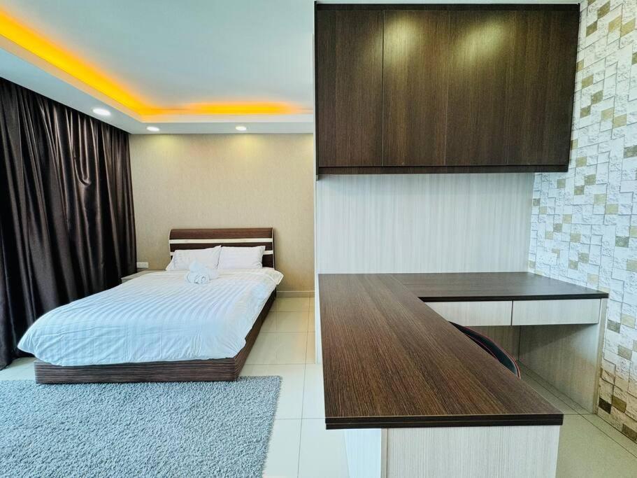 Trefoil Setia Alam By Deurban Apartment