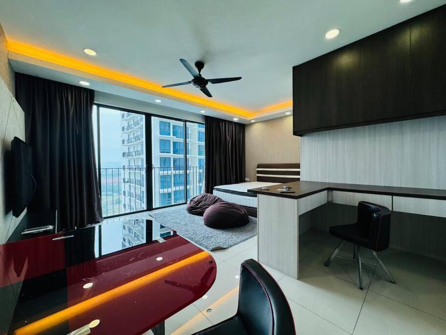 Trefoil Setia Alam By Deurban Apartment