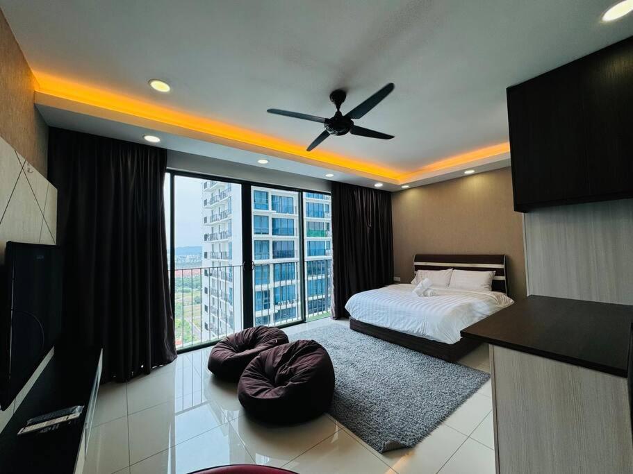 Trefoil Setia Alam By Deurban Apartment *