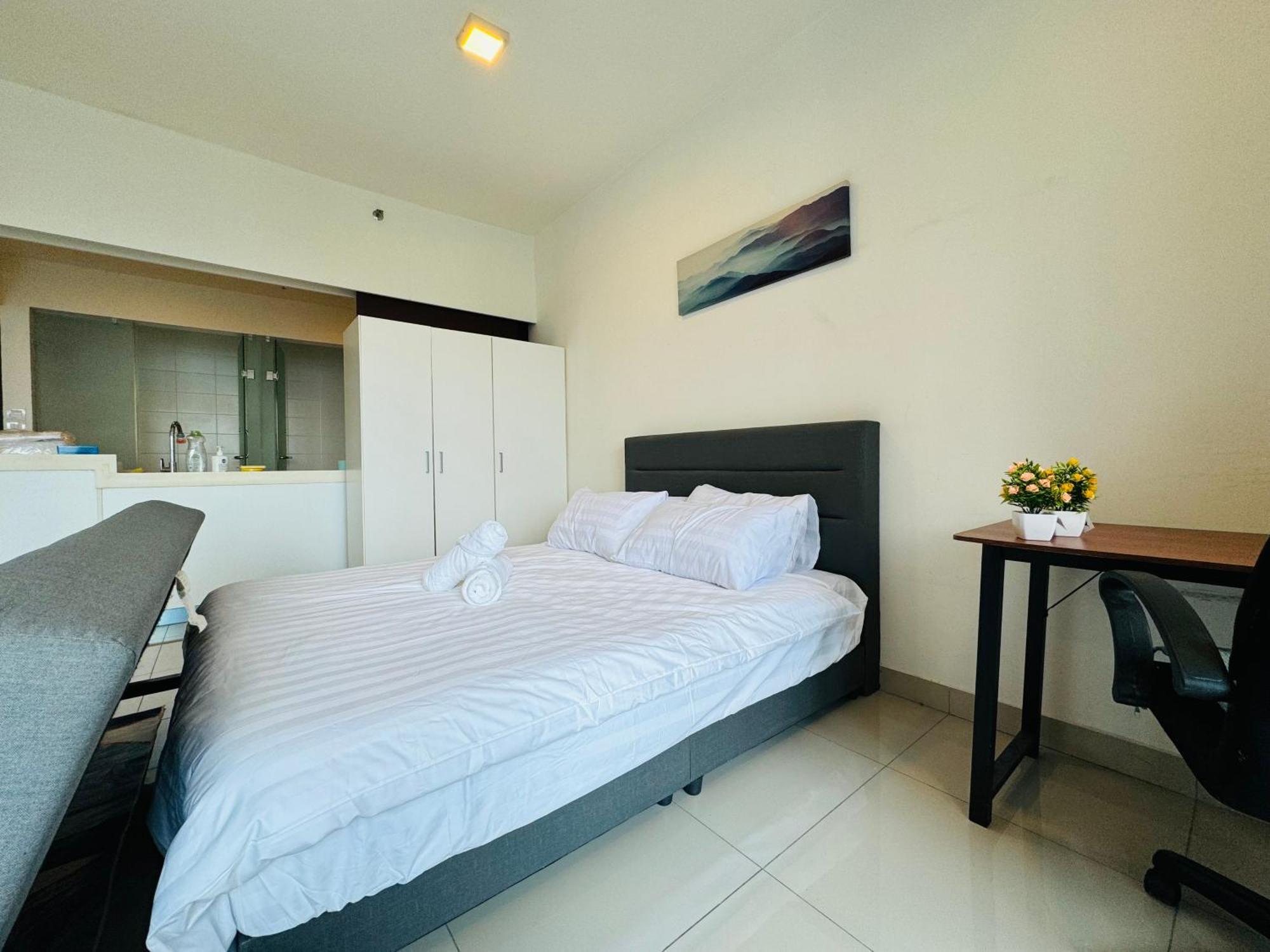 Trefoil Setia Alam By Deurban Apartment *