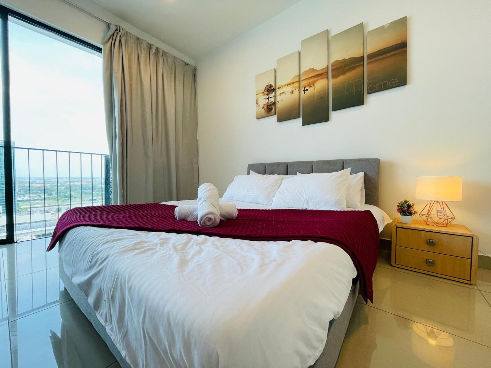 Trefoil Setia Alam By Deurban Apartment